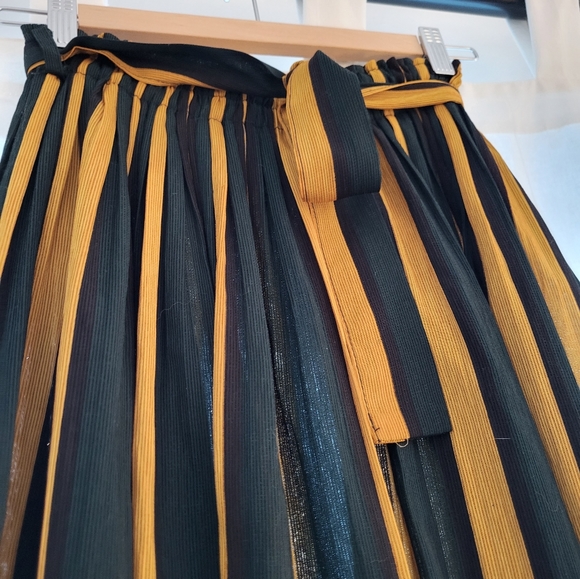 Plisse wide leg cropped pants - Picture 4 of 4